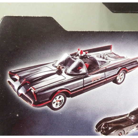 Hot Wheels Batman 'Classic TV Series Batmobile' 1:50 Scale - 4" Long *NEW* - Picture 3 of 4